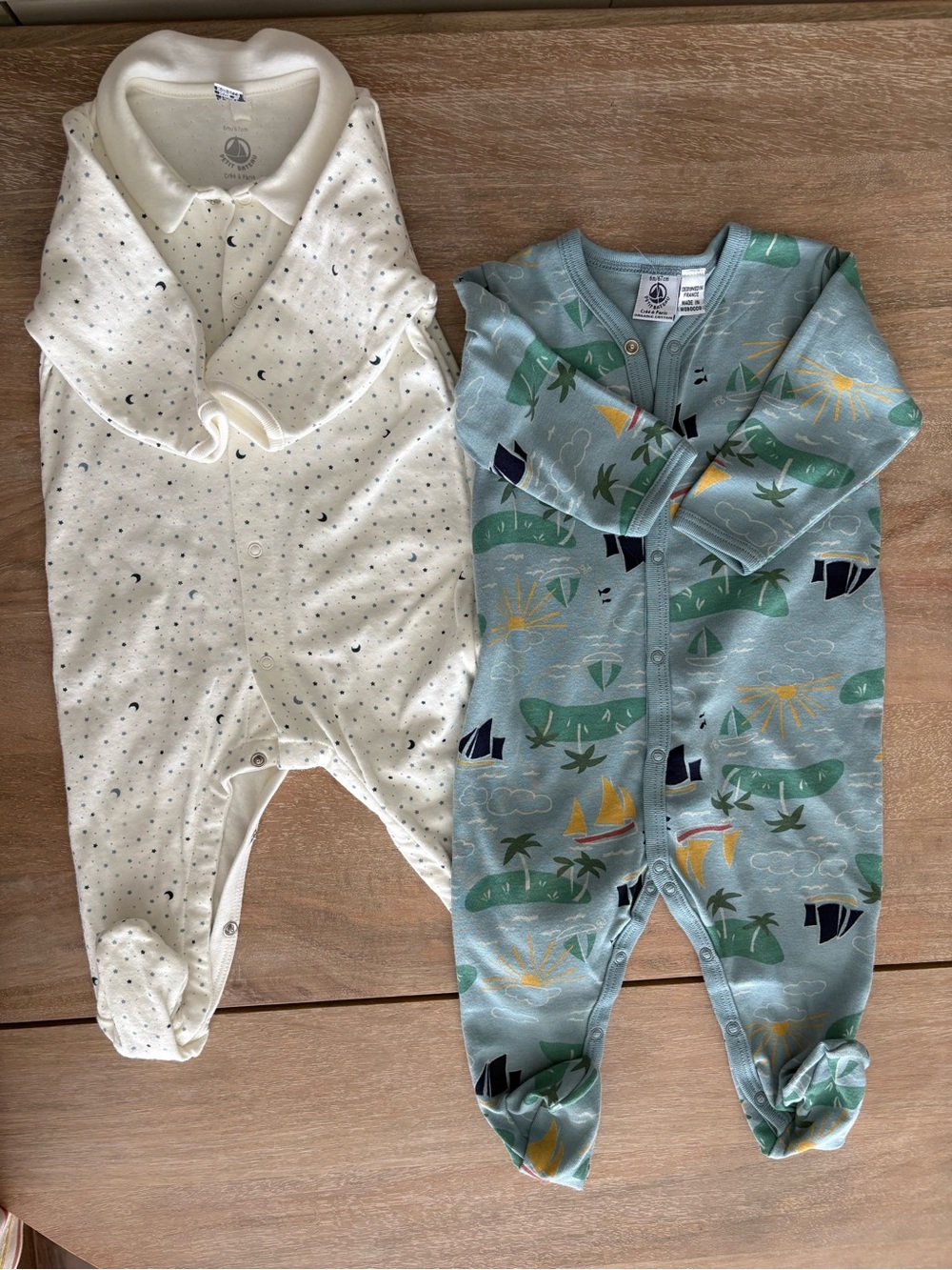 Petit Bateau Two-Pack Footed One-Pieces in White and Light Blue Island Print